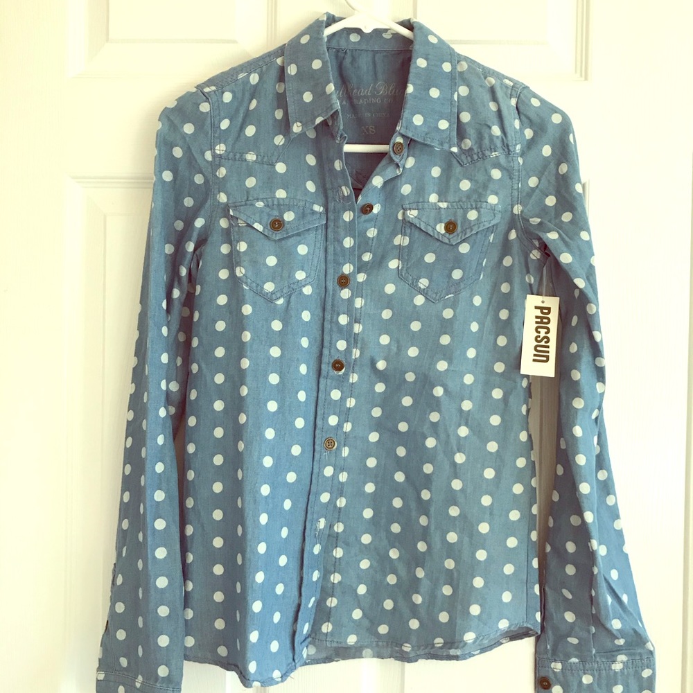 Color denim shirt.